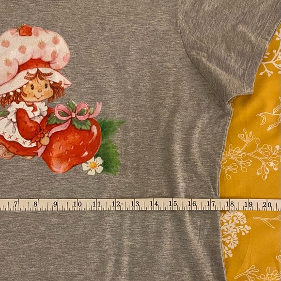 NWOT Strawberry Shortcake tee (M) - Picture 8 of 9